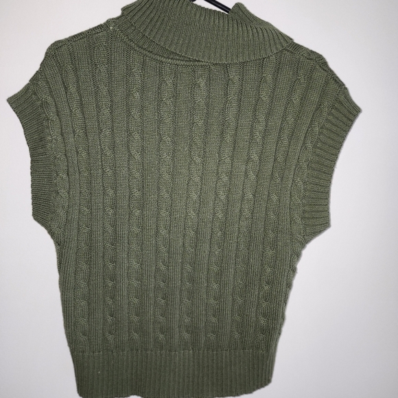 AVARA Olive Green Cable Knit Sweater - Picture 2 of 4
